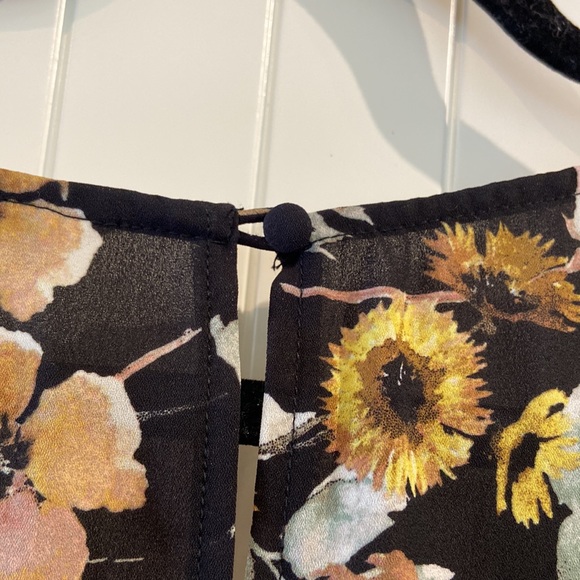 CUPCAKES & CASHMERE dressy flowy romper M - Picture 9 of 12